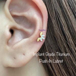 20g 18g 16g Water Lily Top Push-In Threadless Titanium Labret, Dainty Marquise Top Implant Grade Titanium Cartilage, Conch, Helix