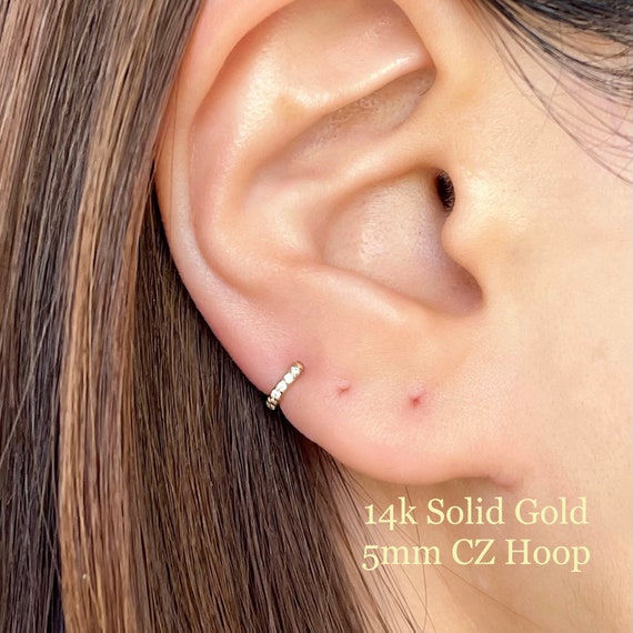 Jewel Tie Solid 14K Yellow Gold Cubic Zirconia CZ 5mm Infinity Huggies Hoop Earrings 10 X 13mm Jewel Tie Solid 14K Yellow Gold Cubic Zirconia CZ 5mm Infinity Huggies Hoop Earrings 10 X 13mm