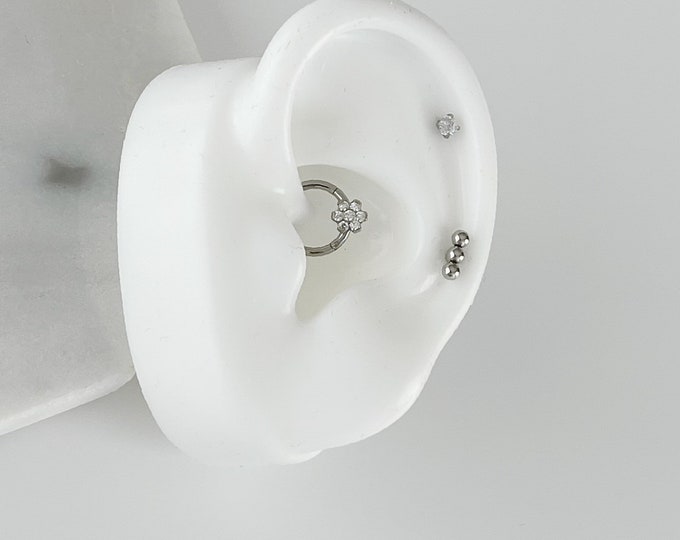 18g 16g Flower Septum Daith Implant Grade Titanium Seamless Hinged Clicker, Titanium Segment Ring, Septum, Daith piercing