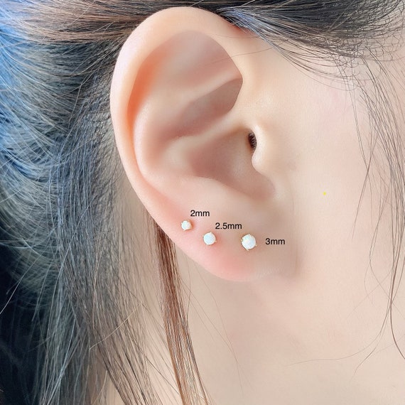 Pair of 925 Sterling Silver 3 CZ White Gem Minimal Earrings Pair of 925 Sterling Silver 3 CZ White Gem Minimal Earrings