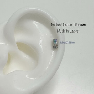 20g 18g 16g Baguette CZ Push In Prong Setting Implant Grade Titanium Labret