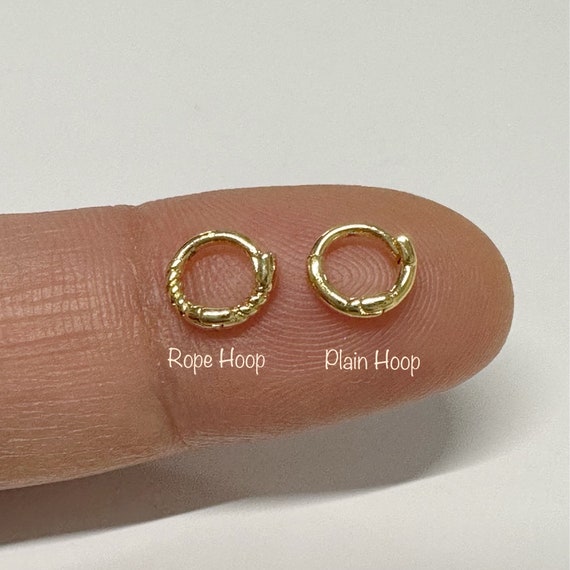 Tiny thin hoop earrings deals