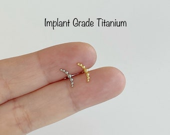 16g Titanium Crescent Monroe Labret: Internally Threaded Tragus Helix Piercing