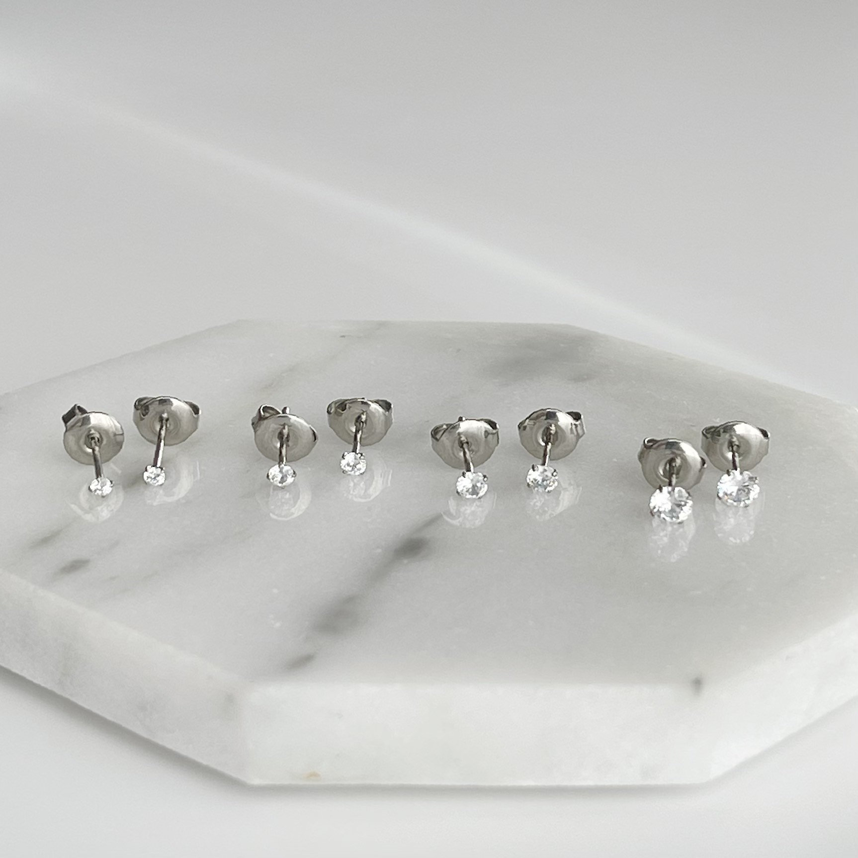 Domino Handmade Tiny Clear Cz 2mm Stud Earring Zircon Ear Stud