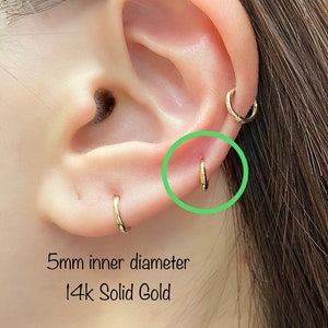 5mm 14k Solid Gold "SUPER TINY"Tragus Huggie Hoop Earring(Single), 14k Solid Gold Hoop Tragus, Rook, Daith, Forward Helix, Mid Cartilage