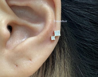 Double Diamond CZ Titanium Threadless Push In Labret (14g - 20g)