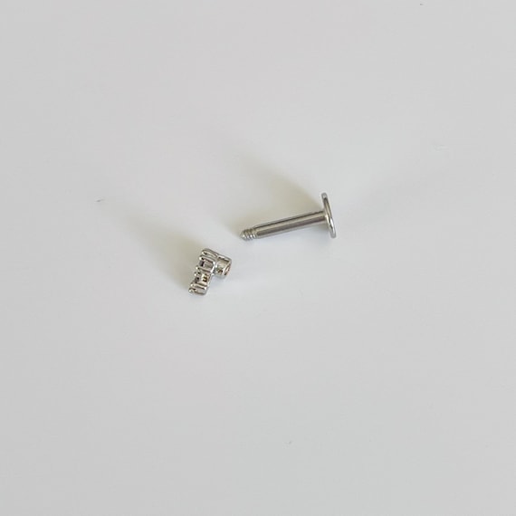 ◆STONEHENgE◆ 14K cubic piercing SA24D31U single SAG-24D31U Tori - ✨ Hidden Gem Alert! ✨ She just got a stunning