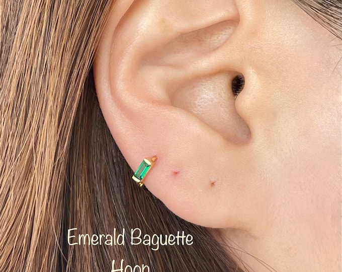 Emerald CZ Baguette Hoop, 925 Sterling Silver Mini Green Emerald Huggie hoop, Minimalist Tiny Cartilage, Helix, Tragus, Rook