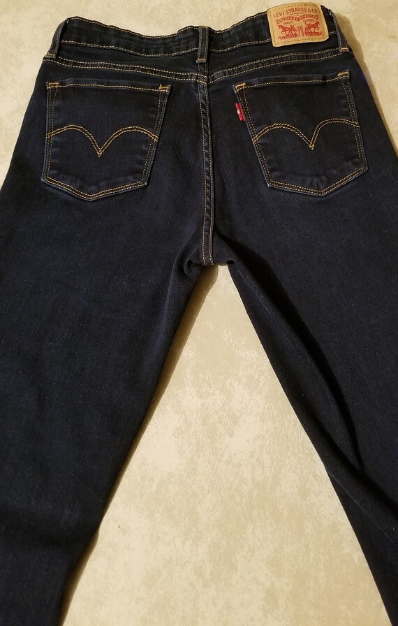 levi's dark blue women's jeans