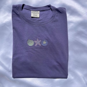 Sea Shell Embroidered T Shirt, Beach T Shirt, Gift for Her, Beach Lovers, Seashell Gift, Ocean T Shirt, Summer Shirt, Oversized T Shirt, Sea