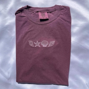 Sea Shell Embroidered T Shirt | Beach Shirt | Beach Lover Gift | Gift for Her | Ocean Shirt | Summer Shirt | Oversized T Shirt | SeaShells
