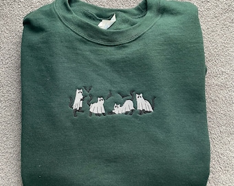 Geisterkatzen bestickter Rundhalsausschnitt, Halloween-Sweatshirt, Katzendamengeschenke, schwarze Katzen, Geister-Sweatshirt, Geschenke für Katzenliebhaber, Katzenliebhaber, Unisex