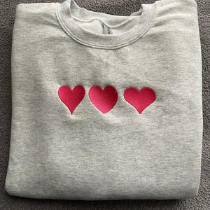 Heart Embroidered Crewneck , Lover Crewneck, Heart Shirt, Couple shirt, Valentine&#39;s Shirt, Gift for Her, Hearts Sweatshirt, Valentine Gift