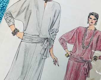 Bust 31.5-32.5" Vintage 1980s Vogue Sewing Pattern 9147, Oversized Blouse with Side Tie Waist and Skirt