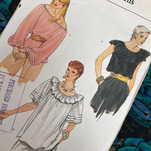 Borstomvang 30,5&quot; vintage jaren 80 Vogue-naaipatroon 8277, losse boho-blouses dames, off-shoulder, ballonmouwen, brede halslijn, top met ruche en ruche