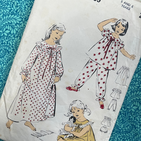 Âge de 5 à 6 ans, vintage des années 50 et 60, patron de couture Le Roy Weldons 1169, pyjama et chemise de nuit pour fillettes, volants, ourlet à revers, short de pyjama, chemise de nuit