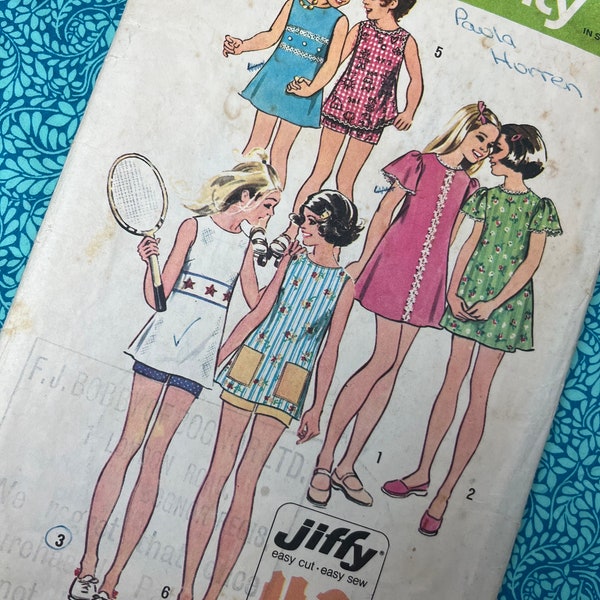 Age 8 Vintage 70s Simplicity Sewing Pattern 5597, Jiffy Girls Dress or Tunic and Shorts Pattern