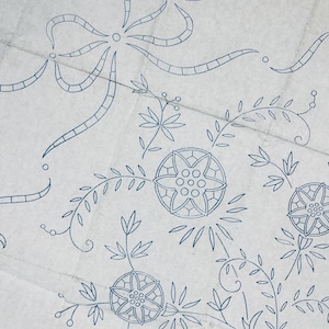 Transferencia vintage extra grande de bordado a mano con lejía para mantel de guipur de Deightons, lazo calado, encaje floral, sábana de 74 x 76 cm.