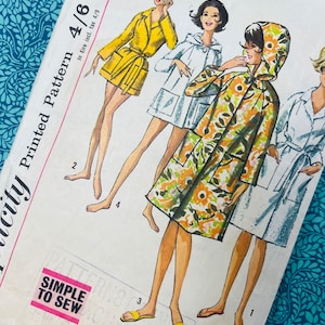 Bust 31-32" Vintage 60s Simplicity Sewing Pattern 5965, Ladies Robe, Dressing Gown, Bathrobe, Hooded, Size Small