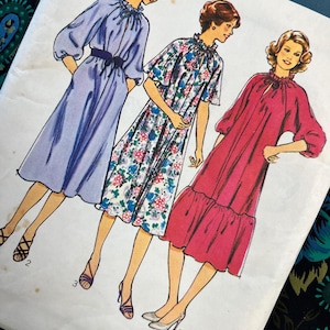 Bust 32.5&quot; Vintage 70s Style Sewing Pattern 2286, Blouson Shift Dress, Frill Neck, Puff Sleeves