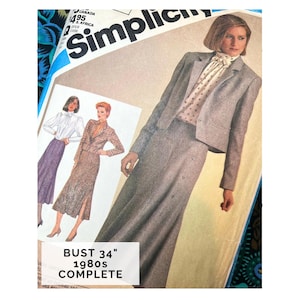 Könnte beinhalten: Vintage Simplicity Schnittmuster aus den 1980er Jahren. Das Muster zeigt einen Damenanzug mit Blazer und Rock. Brustumfang 86 cm. Das Muster ist vollständig.