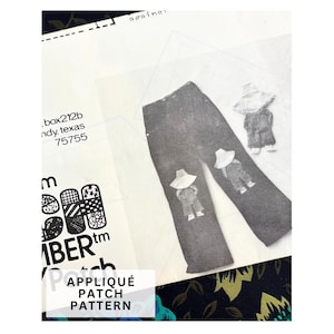 Peut inclure: Image en noir et blanc d'un jean avec deux patchs appliqués représentant une personne portant un chapeau et une salopette. Une petite application de la même personne est également visible. Le texte "APPLIQUÉ PATCH PATTERN" est présent.