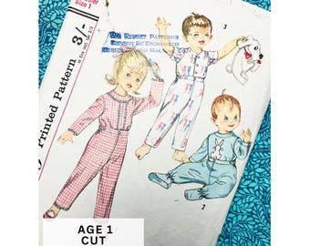 1960年代のヴィンテージ、シンプリシティ 子供用裁縫パターン 4535、昔ながらのベビーまたは幼児用パジャマ、パジャマセット、1歳