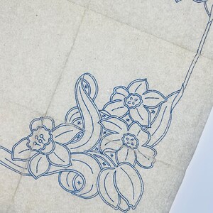 Transferencia de bordado de Old Bleach, diseños florales vintage de primavera con narcisos y tulipanes, patrón termoadhesivo.