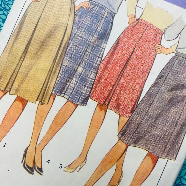 Hips 34.5" Vintage 80s Style Sewing Pattern 3277, Midi Skirt with Pleats, Inverted Pleat, Below Knee