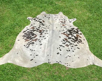 E40 NEW COWHIDE RUG Area Rug Dark brown /& cream Cow Hide Rug -6068-animal skin rug western decor farm or country decor 52 x 52 = 18.8