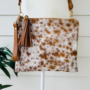 Bandoulière en cuir de vachette véritable Porte-monnaie Rodeo en cuir marron clair Pochette avec bracelet style western | Cadeaux pour elle