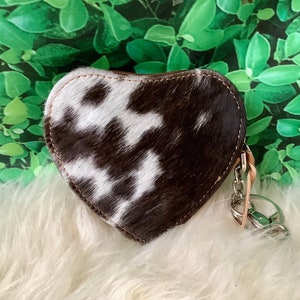 Portamonete in vera pelle di mucca, portachiavi a forma di cuore, custodia per Airpod, portafoglio in pelle di mucca marrone / Regali per lei