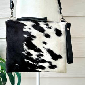 Porte-monnaie western en cuir de vachette véritable, sac messager rodéo en cuir noir, pochette sac à main avec bracelet | Cadeaux cow-girl pour elle