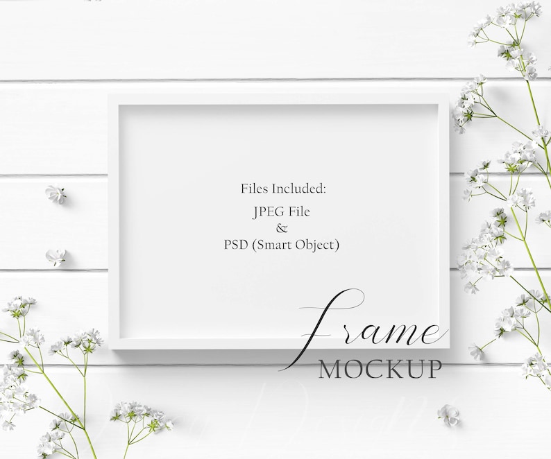 5x7 vit trärammodell med vackra blommor på en vit träbakgrund i både JPEG- och PSD-format (Smart Object). bild 1
