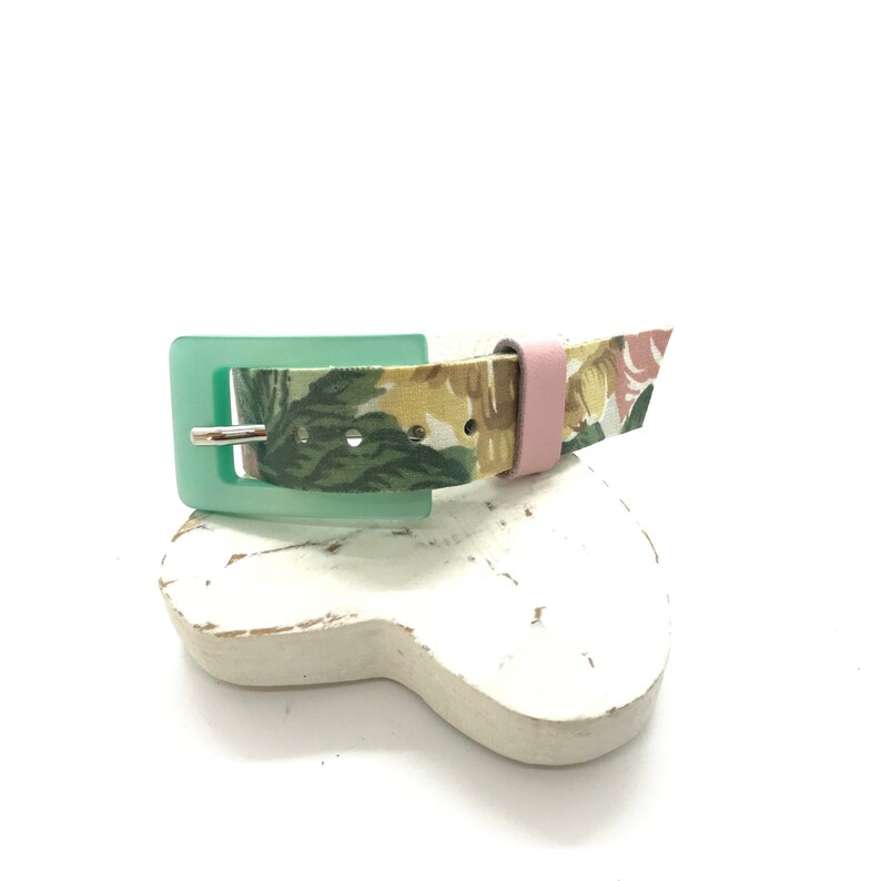 Floral cuff green fashion bracelet Colorful leather bracelet Minimalist cuff Floral pink Cuff bracelet Floral bracelet with buckle