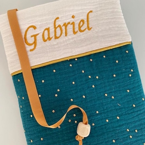 Embroidered baby health record cover / embroidered double organic cotton gauze / birth gift / Christmas gift