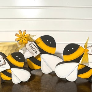 Bee Shelf Sitters