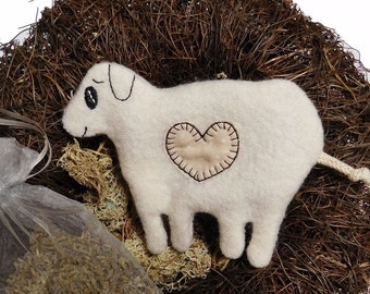 Lavender sheep ITH. 5 different sizes. Scented sachets. Embroidery file.