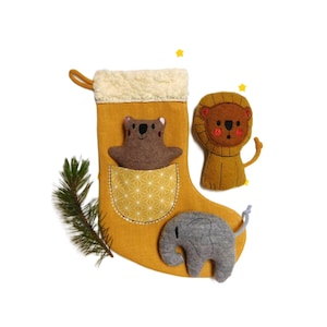 Santa Claus boot 16x26, 24 x 24 cm with bear, lion and elephant for the small bag. ITH embroidery file. Item no. W-0035