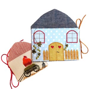 Książka z tkaniny Farmhouse 18 x 30 cm/7x12" - ITH do otwierania, haftowana z wylęgającą się kurą, wozem z sianem i chmielem. Plik do haftu. Nr art. S-0007