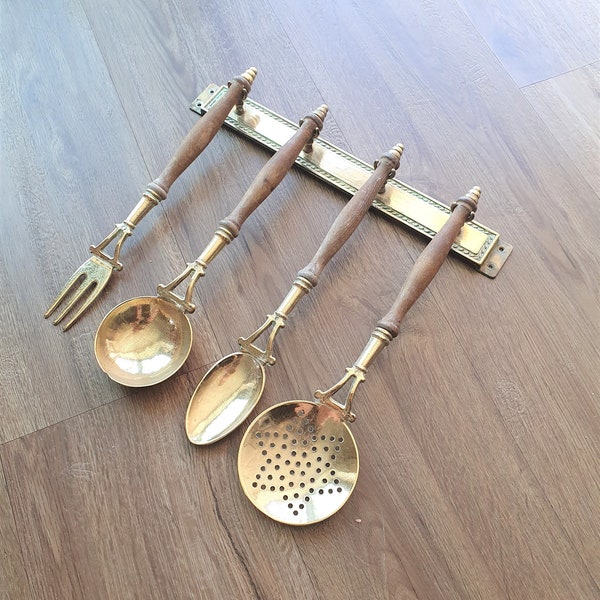 cutlery display//brass cutlery//golden metal cutlery//cutlery//wall display//salad cutlery//kitchen decoration//brass//