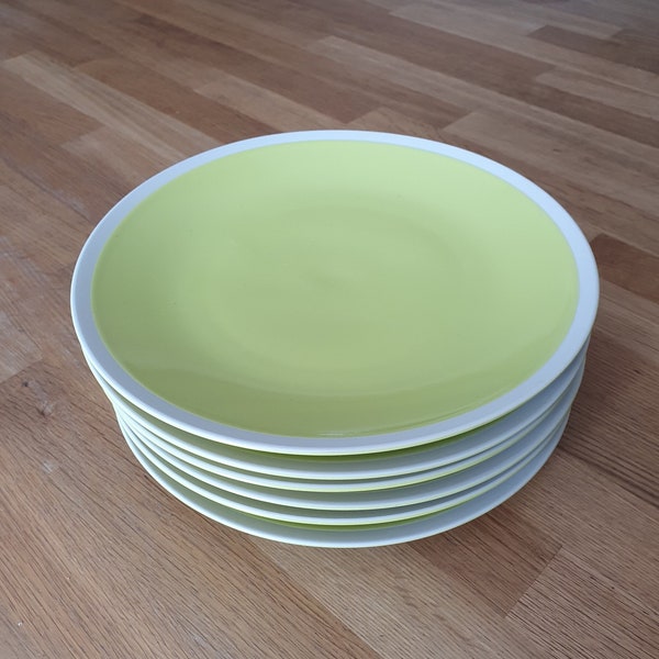 Série d'assiettes//assiettes vertes//assiettes//assiettes jaunes//assiettes vintage//assiettes colorées//vaisselle verte//vaisselle vintage