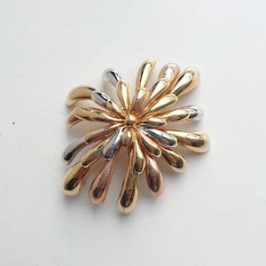 Old brooch//golden brooch//vintage brooch//vintage jewelry//old jewelry//golden jewelry//shiny jewelry//jewelry//jewelry//brooch