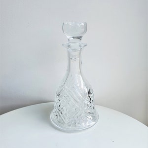 Vintage liquor decanter//square carafe//vintage carafe//whisky carafe//pineapple carafe//glass carafe//old carafe//carafe//pineapple
