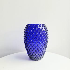 vaso di vetro blu//vaso blu//vaso di vetro//vaso//blu majorelle//vaso blu majorelle//vaso spicot//vetro blu//vaso a punta di diamante