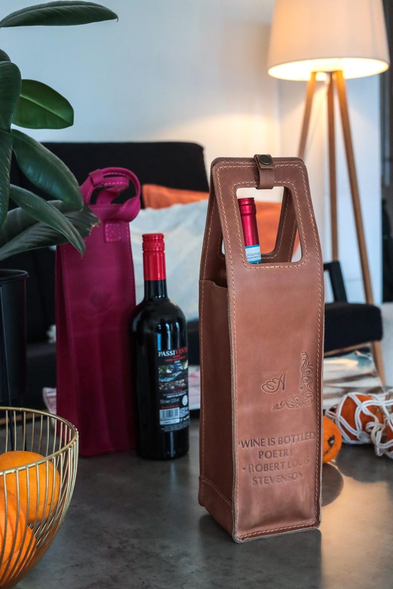 Wijntas, leren wijndraagtas, gepersonaliseerde wijndrager, Vaderdagcadeaus, cadeaus voor hem, pensioencadeaus, relatiegeschenken, wijnhouder afbeelding 11