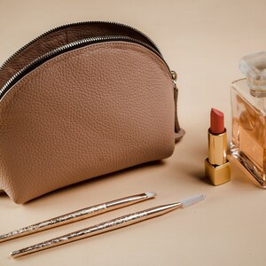 Leather makeup bag Women toiletry bag Cosmetic pouch Gift for her, girls, mom, birthday