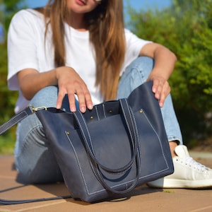 Große Handtasche mit Tasche, Große Handtasche mit Tasche, jetzt Trend, Große Leder-Einkaufstasche mit Reißverschluss für Frauen, Back to Schultasche, Ledertasche 2025