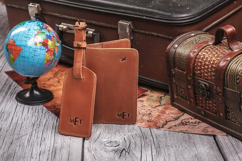 Luggage tag and and passport holder set, Leather passport cover personalized for men and women Caramel