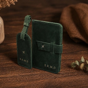Passport holder personalized, multiple passport cover, Travel gift, Christmas gift for him, Green  Leather Travel Wallet
